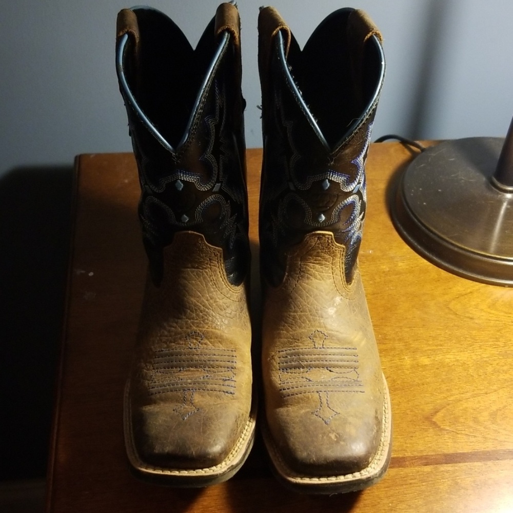 Boys Ariat boots